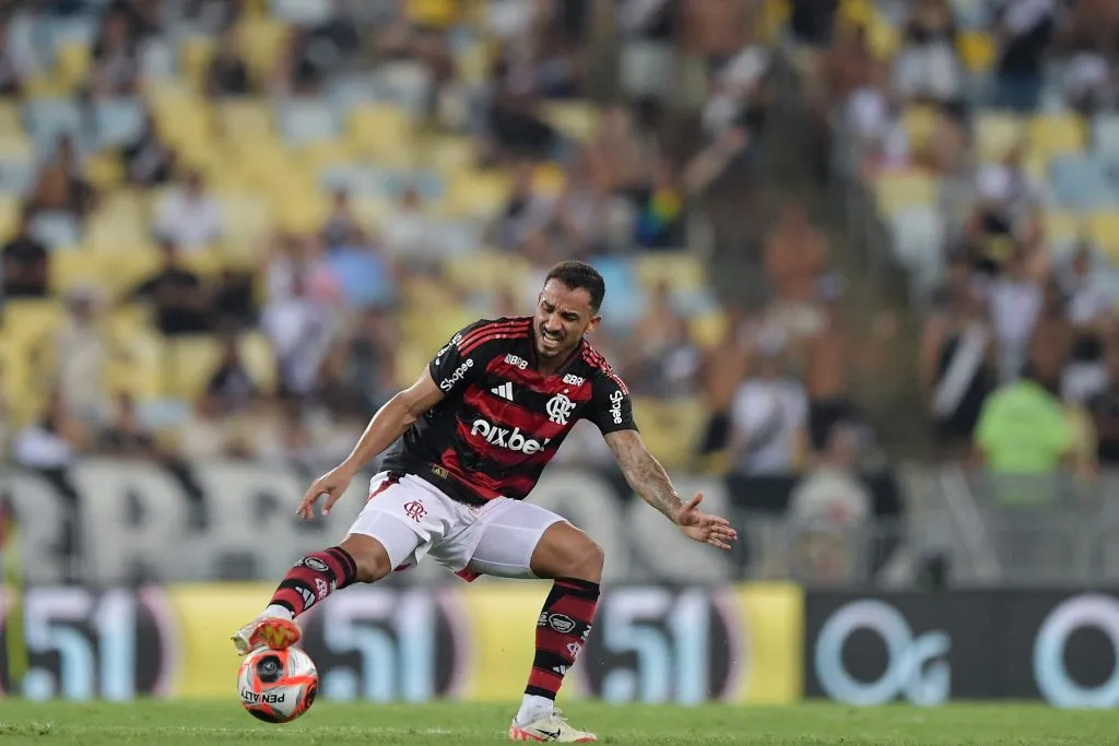 Danilo vem sendo destaque na defesa em início no Flamengo. Foto: Thiago Ribeiro/AGIF
