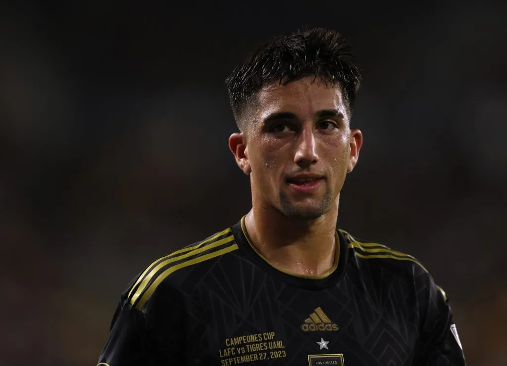 Atacante uruguaio em jogo pelo Los Angeles FC. Photo by Harry How/Getty Images
