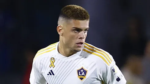 Atacante segue voando - Foto: Ronald Martinez/Getty Images.