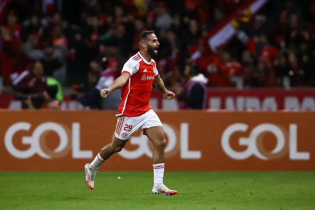 Camisa 29 segue atuando pelo Colorado. Photo by Pedro H. Tesch/Getty Images