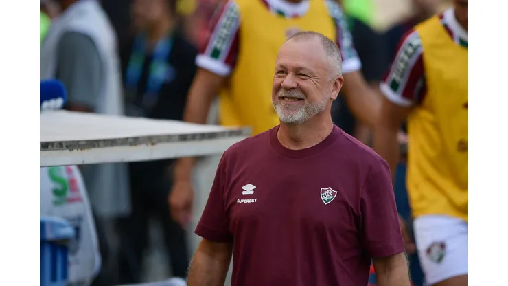 MAno Menezes acompanha equipe do Fluminense - Foto: Thiago Ribeiro/AGIF