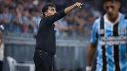 Gustavo Quinteros, técnico do Grêmio durante partida contra o Internacional na Arena do Grêmio pelo Campeonato Gaúcho 2025. Foto: Maxi Franzoi / AGIF