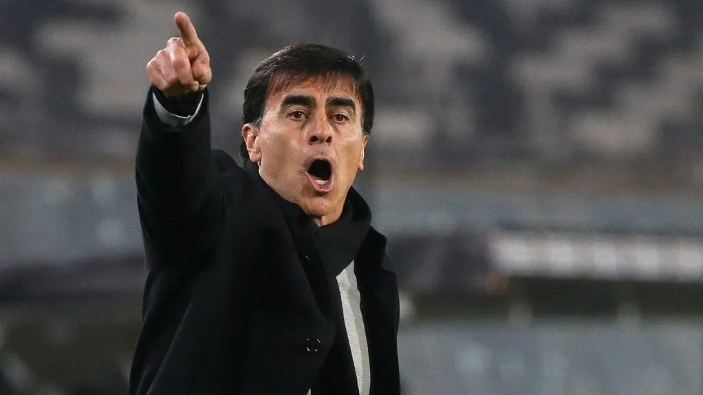 Quinteros em partida do Imortal