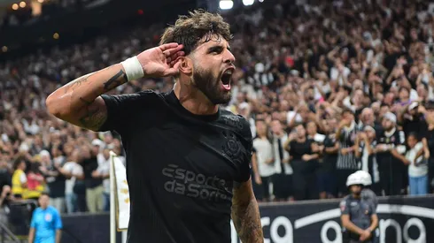 Yuri Alberto fez dois gols no clássico contra o Santos