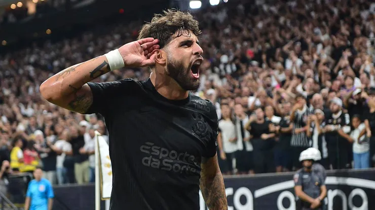 Yuri Alberto fez dois gols no clássico contra o Santos
