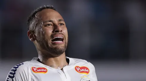 Neymar, em ação pelo Santos - Foto: Ettore Chiereguini/AGIF