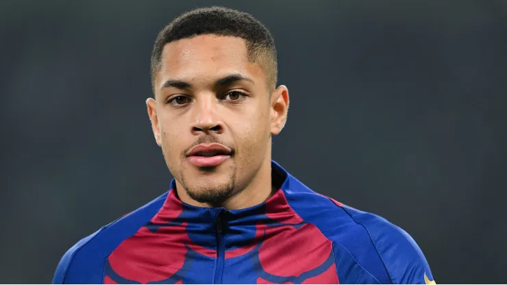 Barcelona e Palmeiras entraram em acordo por Vitor Roque, diz PVC; falta o Betis liberar atacante