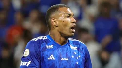 Walace, jogador do Cruzeiro, durante partida contra o Atlético-MG no estádio Mineirão pelo Campeonato Brasileiro