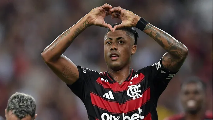 Bruno Henrique marcou mais uma vez diante do Vasco, sua vítima preferida