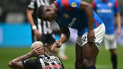 Jhohan Romaña já 'brigou' com Deyverson