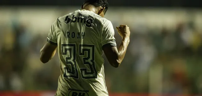 “Rony Rústico” carinhosamente batizado pela torcida do Galo comemora seu primeiro gol pelo time mineiro. Foto: Pedro Souza/Galo