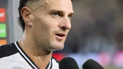 Vegetti durante entrevista após partida entre Vasco e Madureira, na Arena da Amazônia, pelo Campeonato Carioca.