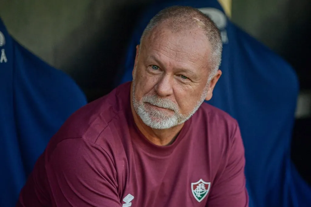 Mano Menezes técnico do Fluminense durante partida contra o Nova Iguaçu no estádio Maracanã pelo campeonato Carioca 2025. Foto: Thiago Ribeiro/AGIF