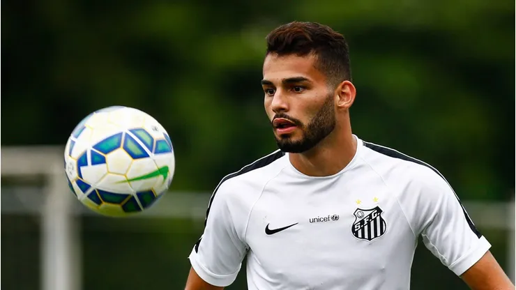 Santos está por detalhes de anunciar Thiago Maia. Foto: Ricardo Saibun/AGIF.