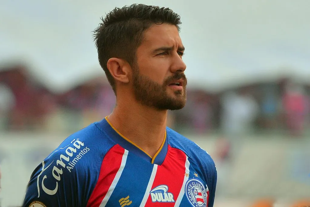 BA – SALVADOR – 21/07/2024 – BRASILEIRO A 2024, BAHIA X CORINTHIANS – Everaldo, jogador do Bahia durante partida contra o Corinthians no estadio Fonte Nova pelo campeonato Brasileiro A 2024. Foto: Walmir Cirne/AGIF