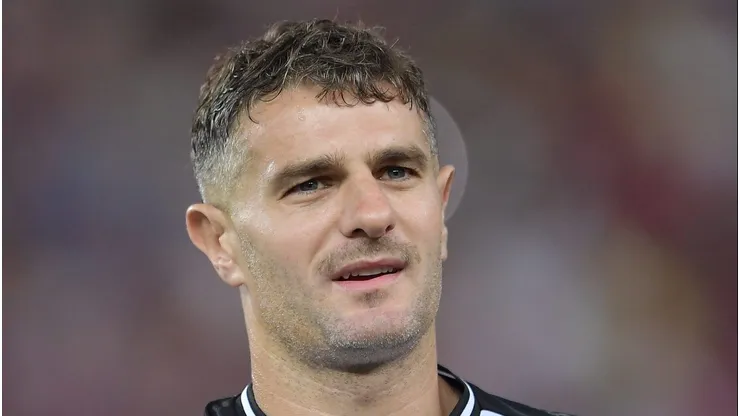 Vegetti, titular do Vasco