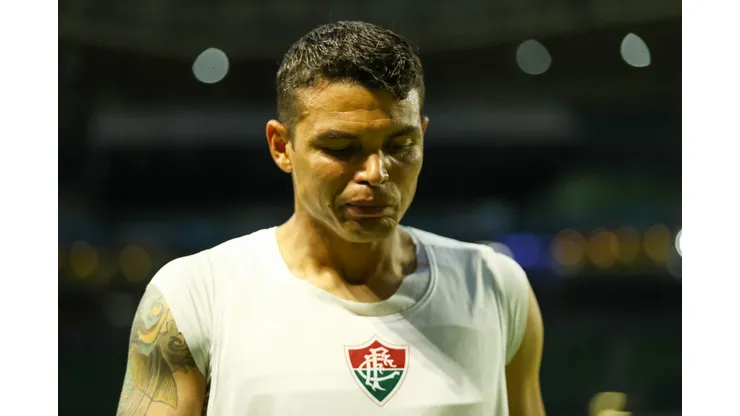 Thiago Silva jogador do Fluminense paga promessa após partida contra o Palmeiras no estádio Arena Allianz Parque pelo campeonato Brasileiro A 2024.