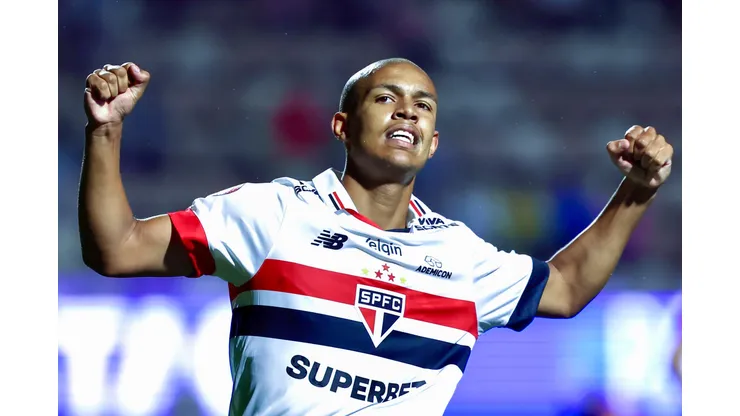 SP - SAO PAULO - 29/01/2025 - PAULISTA 2025, PORTUGUESA X SAO PAULO - Ryan Francisco jogador do Sao Paulo comemora seu gol durante partida contra o Portuguesa no estadio Pacaembu pelo campeonato Paulista 2025. Foto: Marcello Zambrana/AGIF