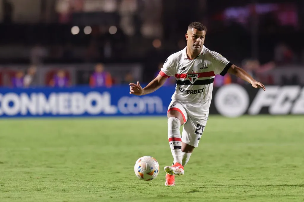 Alisson em campo pelo SPFC – Foto: Anderson Romao/AGIF