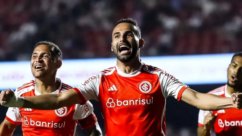 Thiago Maia vai para o Santos em 2025. Marco Miatelo/AGIF.