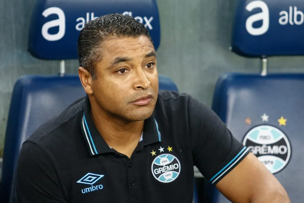 Roger Machado quando ainda comandava o Grêmio – Foto: Marcello Zambrana/AGIF