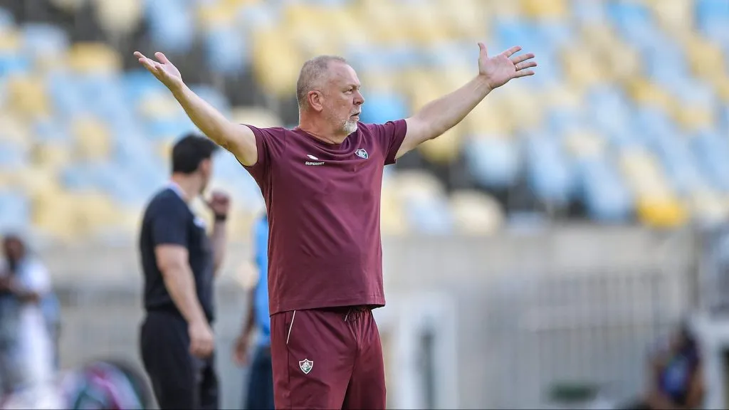 Mano Menezes técnico do Fluminense durante partida contra o Nova Iguaçu no estádio Maracanã pelo campeonato Carioca 2025. Foto: Thiago Ribeiro/AGIF