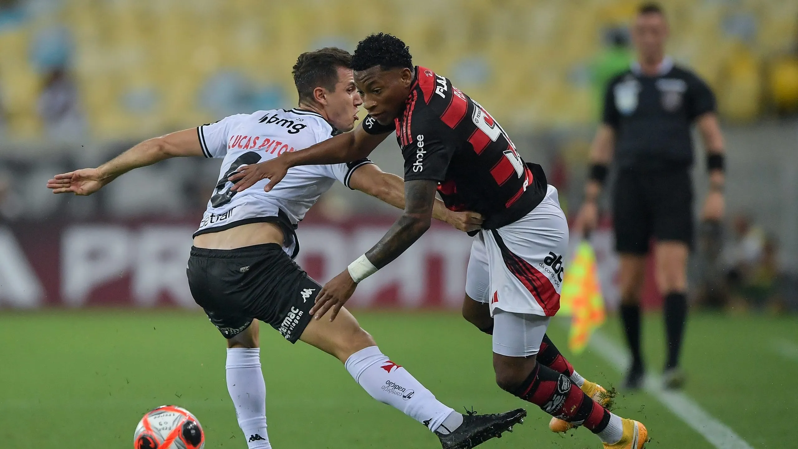 Flamengo venceu o Vasco na última rodada do Campeonato Carioca. Foto: Thiago Ribeiro/AGIF