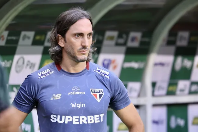 Luis Zubeldia técnico do São Paulo – Foto: Marcello Zambrana/AGIF