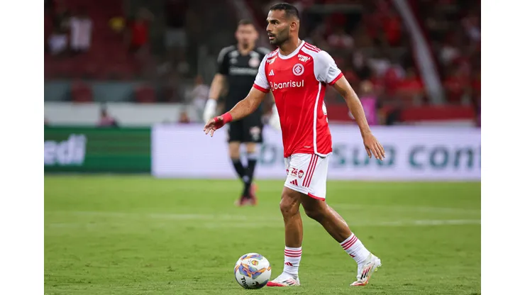 Thiago Maia durante partida do Internacional contra o Avenida pelo Campeonato Gaúcho. Maxi Franzoi/AGIF.