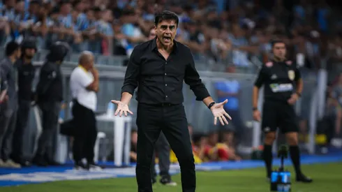 Gustavo Quinteros, técnico do Gremio durante partida contra o Internacional no estadio Arena do Gremio pelo campeonato Gaucho 2025. Foto: Maxi Franzoi/AGIF