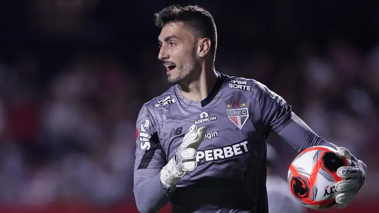 Rafael, paredão do São Paulo foi destaque na partida contra o Ponte Preta, que apesar da amarga derrota foi elogiado pela torcida