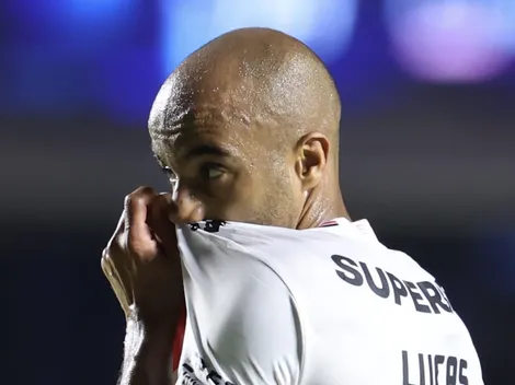 Lucas se posiciona mais uma vez contra o gramado sintético