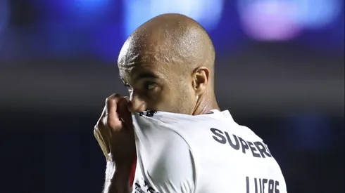 SP - SAO PAULO - 19/02/2025 - PAULISTA 2025, SAO PAULO X PONTE PRETA - Lucas Moura jogador do Sao Paulo durante partida contra o Ponte Preta no estadio Morumbi pelo campeonato Paulista 2025.