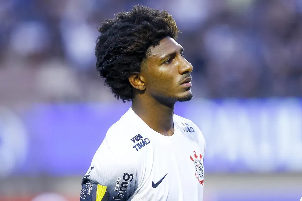 SP – SAO PAULO – 15/02/2025 – PAULISTA 2025, PORTUGUESA X CORINTHIANS – Tales Magno jogador do Corinthians durante partida contra o Portuguesa no estadio Pacaembu pelo campeonato Paulista 2025. Foto: Marco Miatelo/AGIF