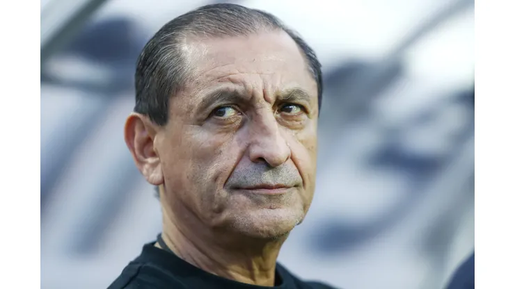 Ramón Díaz técnico do Corinthians durante partida contra o Portuguesa no estádio Pacaembu pelo campeonato Paulista 2025. Foto: Marco Miatelo/AGIF
