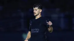 SP - BRAGANCA PAULISTA - 16/01/2025 - PAULISTA 2025, BRAGANTINO X CORINTHIANS - Hugo jogador do Corinthians durante partida contra o Bragantino no estadio Nabi Abi Chedid pelo campeonato Paulista 2025. Foto: Marcello Zambrana/AGIF