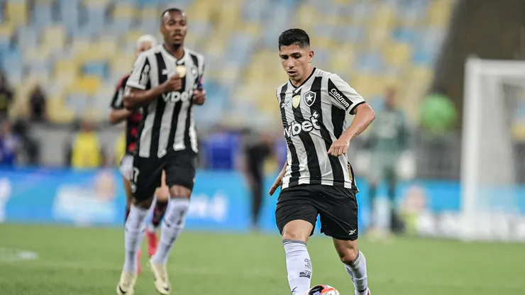 Savarino jogador do Botafogo durante partida contra o Flamengo. Foto: Thiago Ribeiro/AGIF