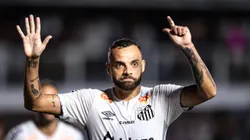 Guilherme jogador do Santos comemora seu gol durante partida contra o Noroeste no estádio Vila Belmiro pelo campeonato Paulista 2025. Foto: Abner Dourado/AGIF