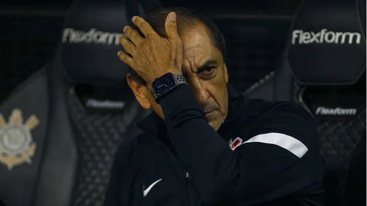SP - SAO PAULO - 03/12/2024 - BRASILEIRO A 2024, CORINTHIANS X BAHIA - Ramon Diaz tecnico do Corinthians durante partida contra o Bahia no estadio Arena Corinthians pelo campeonato Brasileiro A 2024. Foto: Marco Miatelo/AGIF
