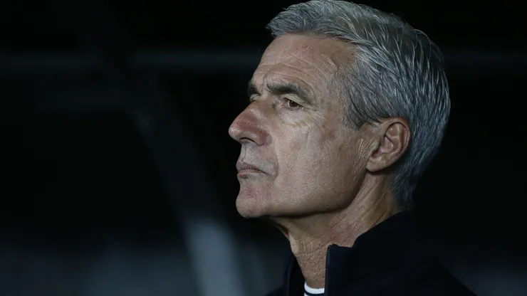 Botafogo monitora situação de Luís Castro - Foto: Wagner Meier/Getty Images.