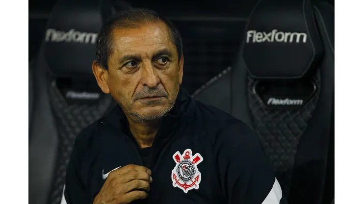 Ramón Díaz técnico do Corinthians durante partida contra o Bahia no estádio Arena Corinthians pelo campeonato Brasileiro A 2024. Foto: Marco Miatelo/AGIF
