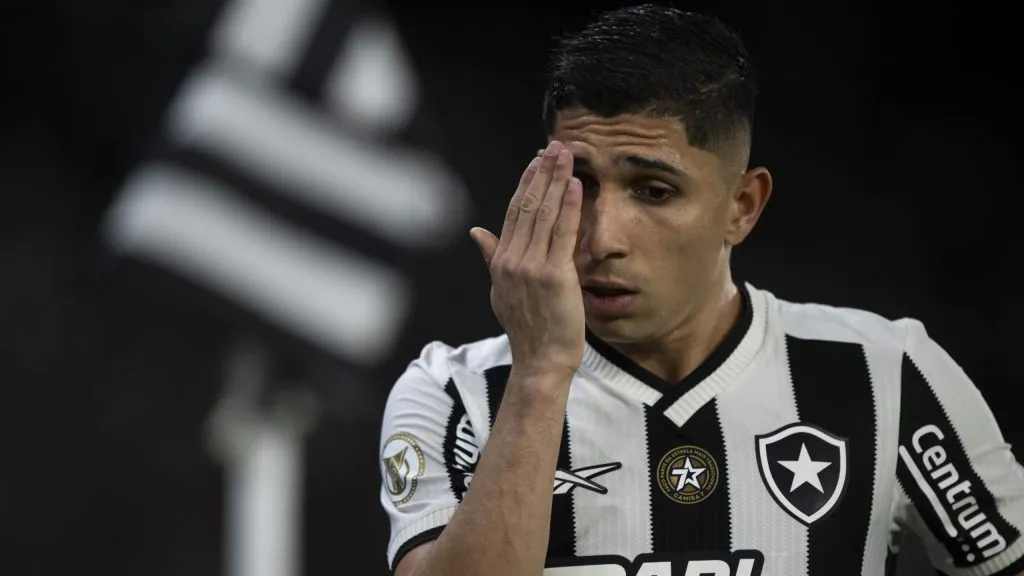 Savarino confirmou que situação afeta todo o elenco - Foto: Jorge Rodrigues/AGIF