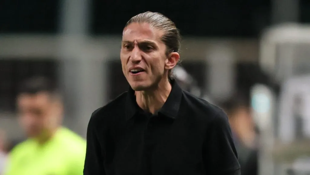 Filipe Luís vê Neymar concordar com ele