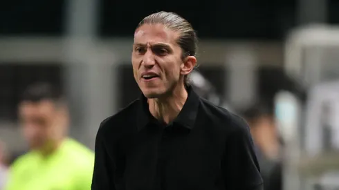 Filipe Luís vê Neymar concordar com ele