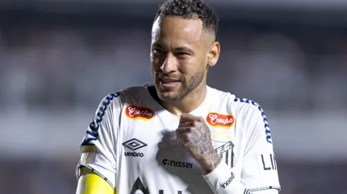 Neymar pediu reforços ao Santos – Foto: Ettore Chiereguini/AGIF.