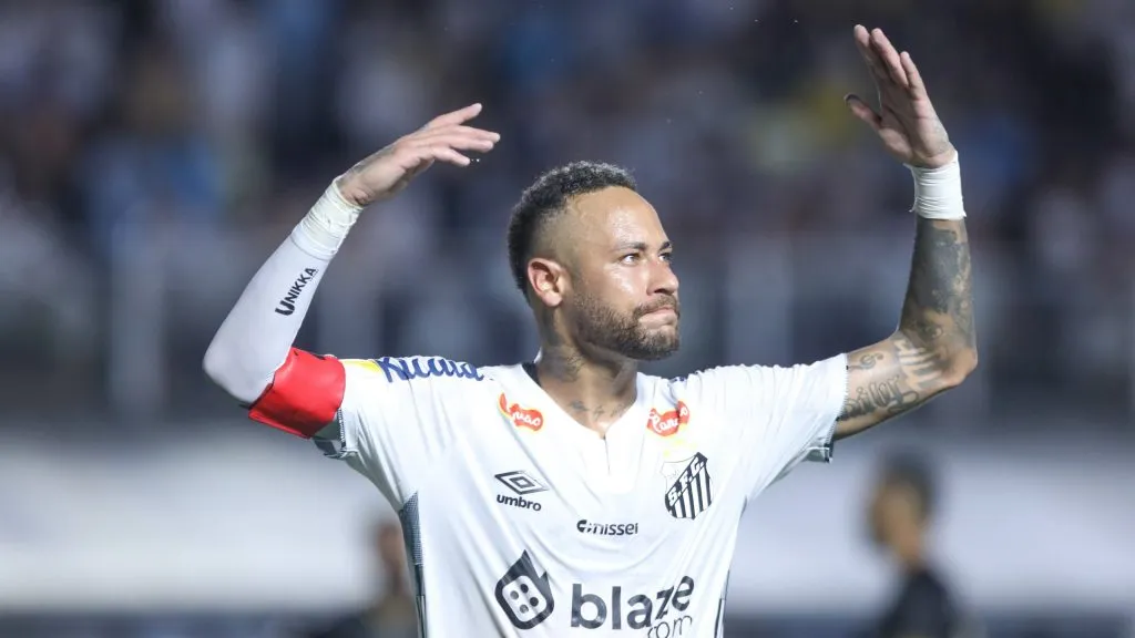 Volta de Neymar agitou os jogadores do Peixe - Foto: Reinaldo Campos/AGIF.