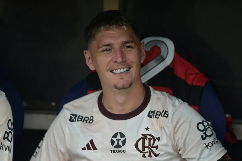 Varela vai renovar com o Flamengo – Foto: Thiago Ribeiro/AGIF