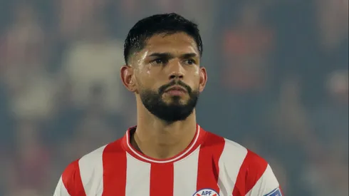 Alderete em jogo pelo Paraguai. Photo by Christian Alvarenga/Getty Images