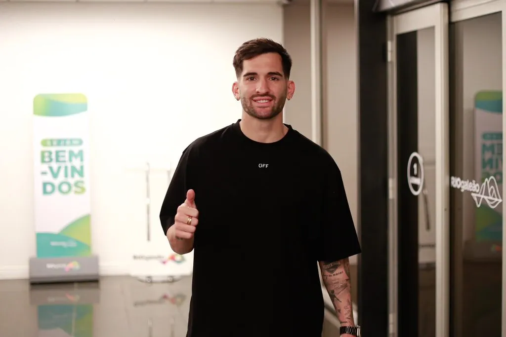 Garré em sua chegada ao Rio de Janeiro. Foto: Matheus Lima/Vasco