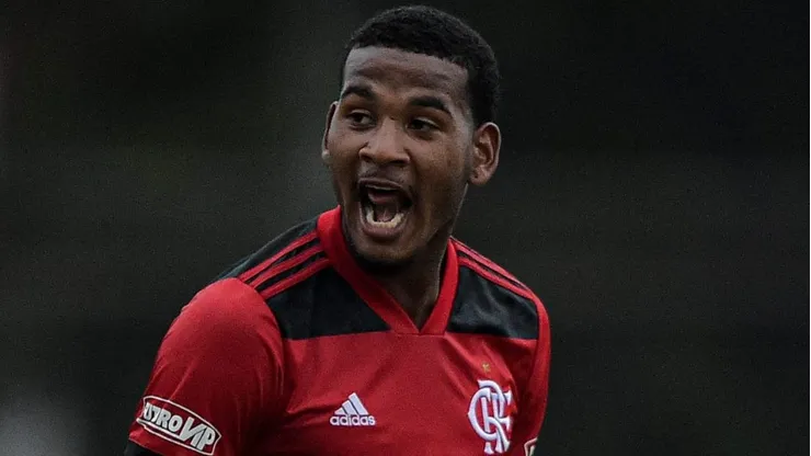 Cleiton, zagueiro do Flamengo - Foto: Thiago Ribeiro/AGIF